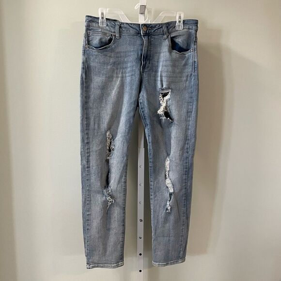 Altar'd State Denim - Altar’d State Light Wash Distressed Straight Leg Jeans